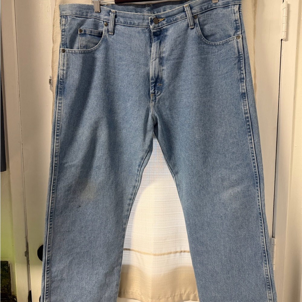 Men's Pre-Owned Wrangler Flex Fit Jeans, Size 40W, 28L, Light Blue Stonewash.